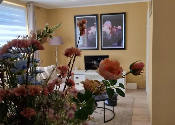 Lovely 2-Bedroom Unit In Duesseldorf Tastefully Furnished