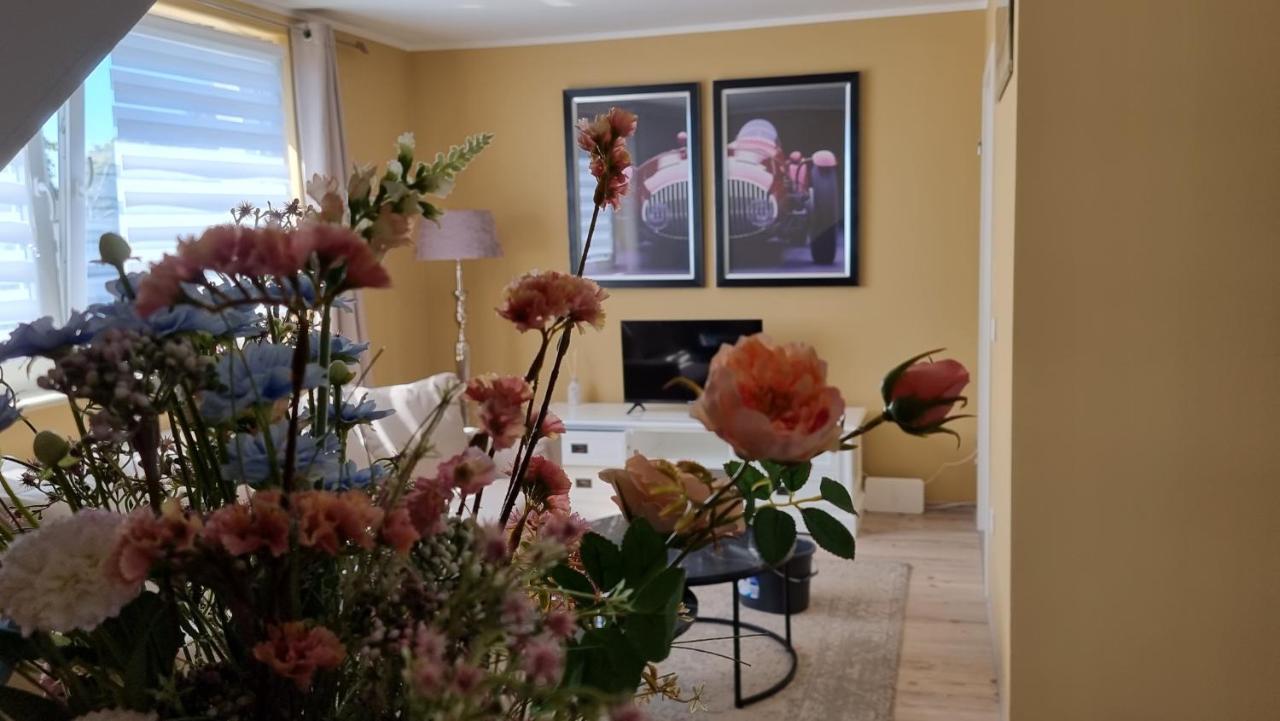 Lovely 2-bedroom Unit In Duesseldorf Tastefully Furnished Apartment *