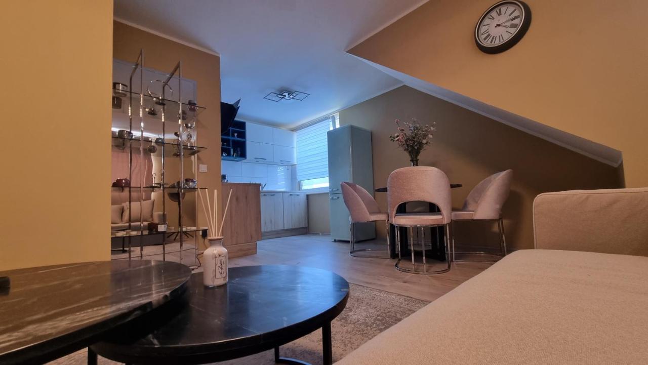 Lovely 2-bedroom Unit In Duesseldorf Tastefully Furnished Apartment