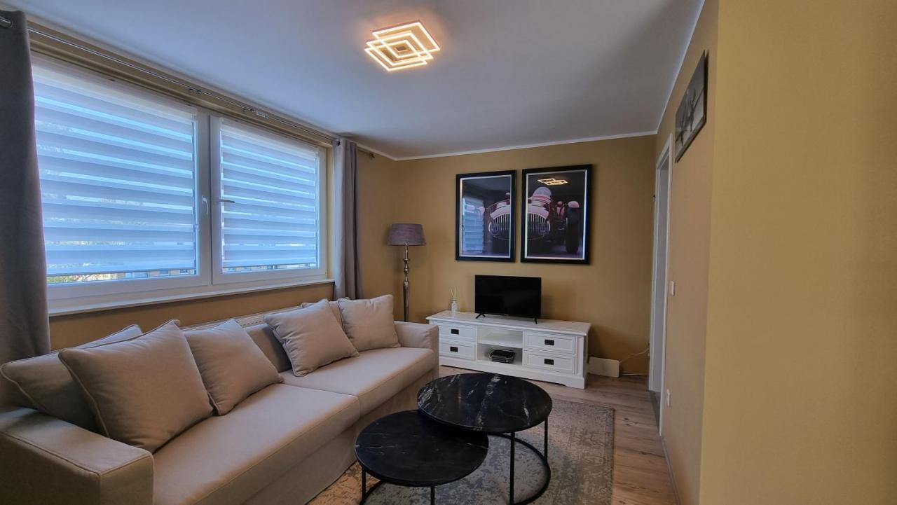 Lovely 2-bedroom Unit In Duesseldorf Tastefully Furnished Dusseldorf