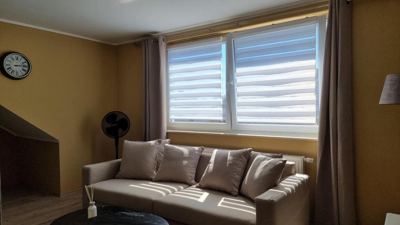 Lovely 2-bedroom Unit In Duesseldorf Tastefully Furnished Apartment