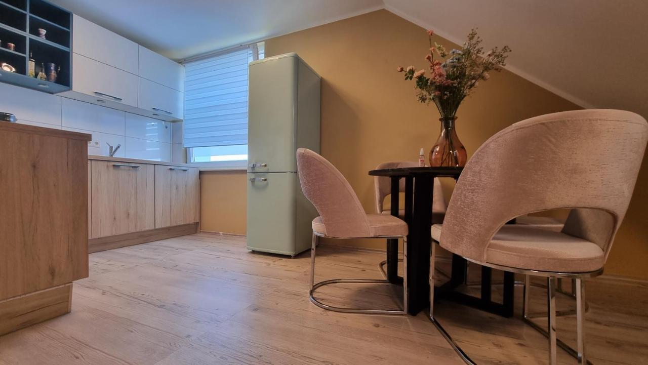 Lovely 2-bedroom Unit In Duesseldorf Tastefully Furnished Dusseldorf