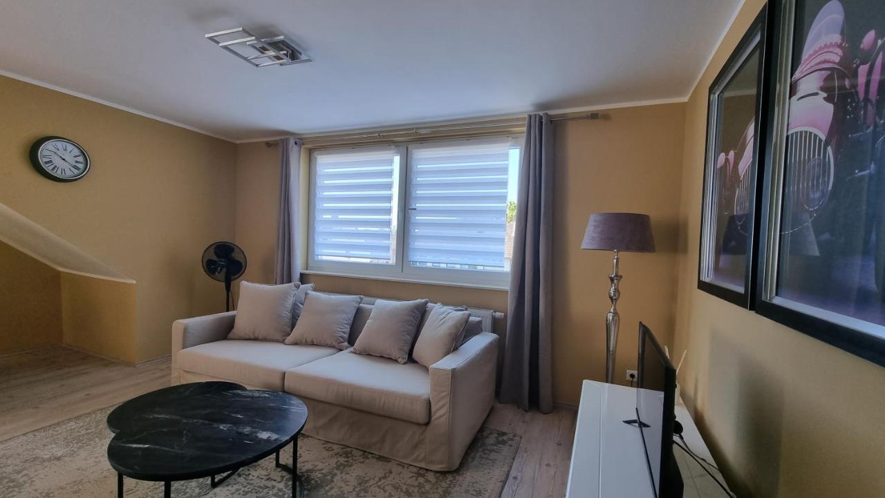 Apartment Lovely 2-bedroom Unit In Duesseldorf Tastefully Furnished Dusseldorf
