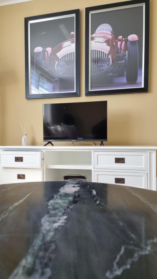 Appartement Lovely 2-bedroom Unit In *